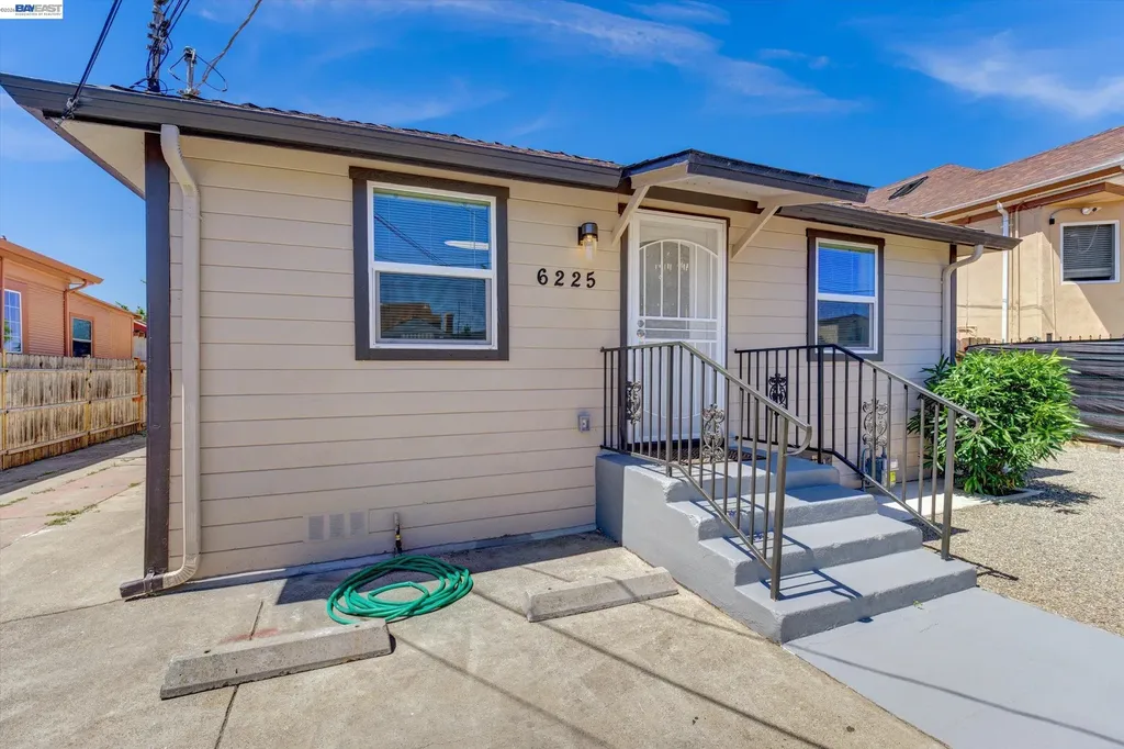 6225 Harmon Avenue Oakland CA 94621