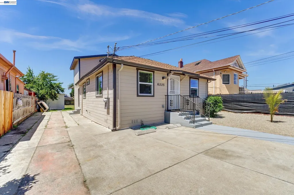 6225 Harmon Avenue Oakland CA 94621
