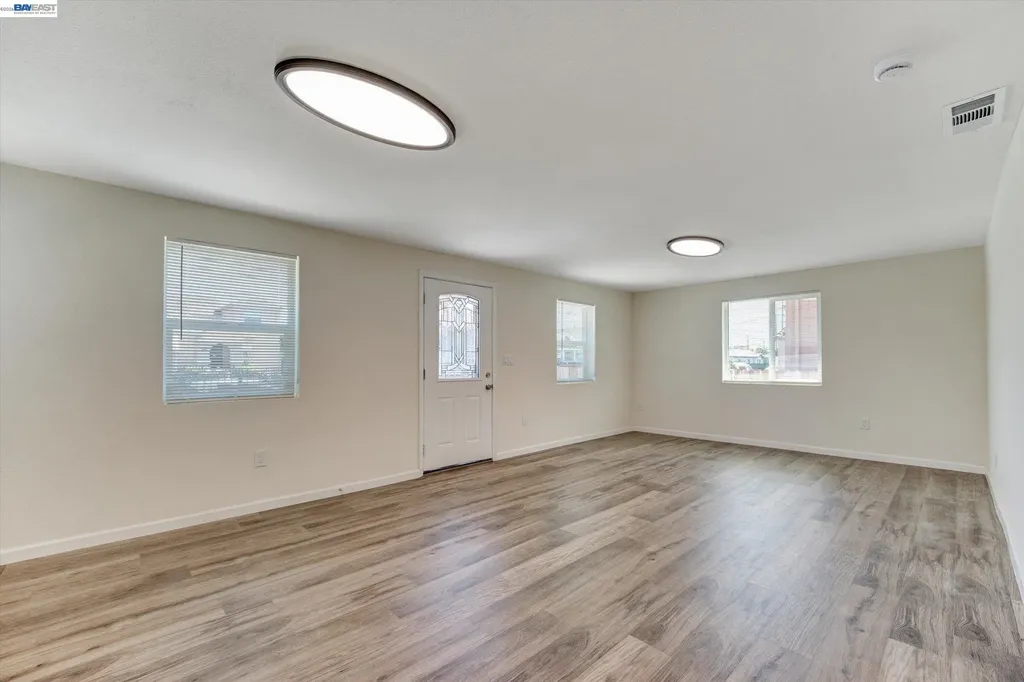 6225 Harmon Avenue Oakland CA 94621