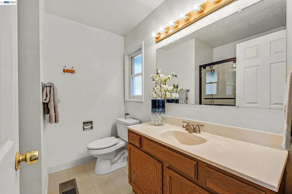 27029 Jennings Way Hayward CA 94544