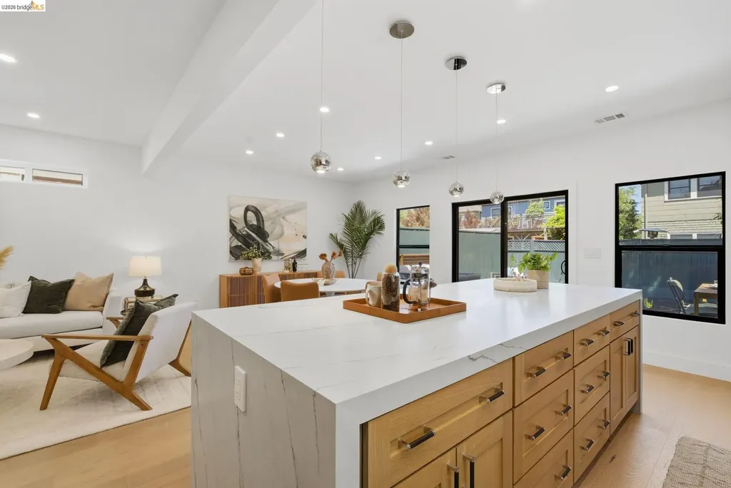 546 61st Street Oakland CA 94609