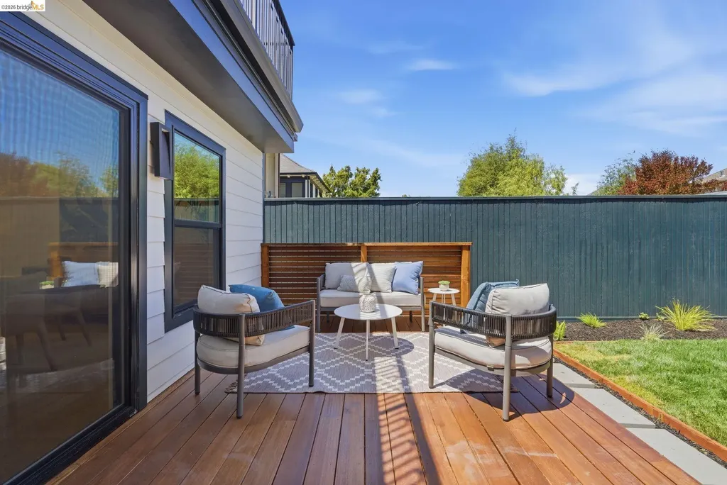 546 61st Street Oakland CA 94609