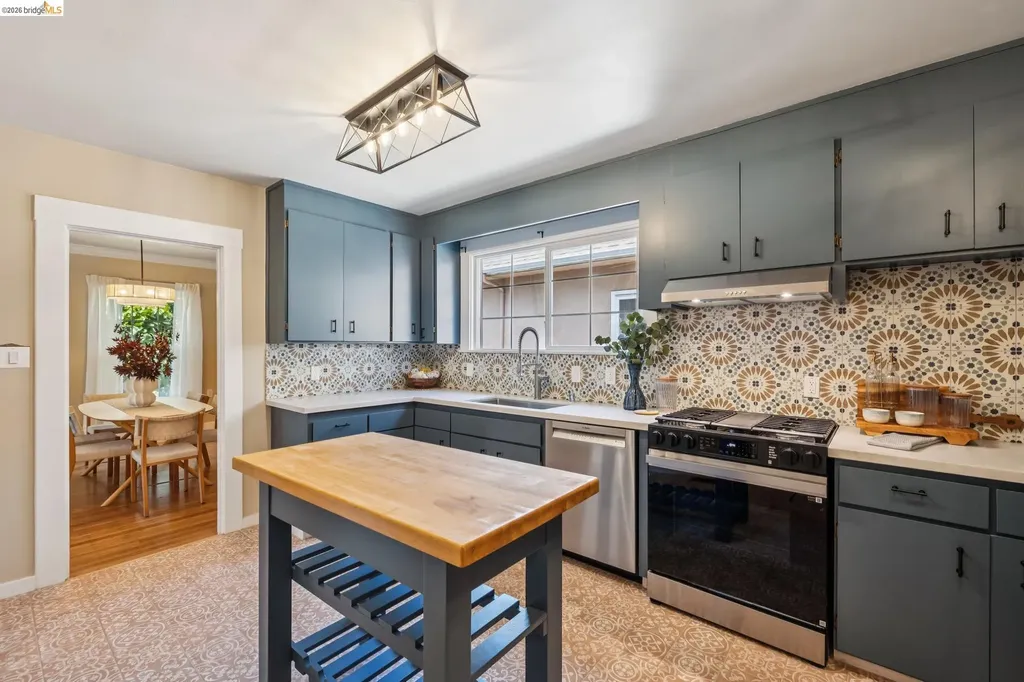 2817 Stanton Street Berkeley CA 94702