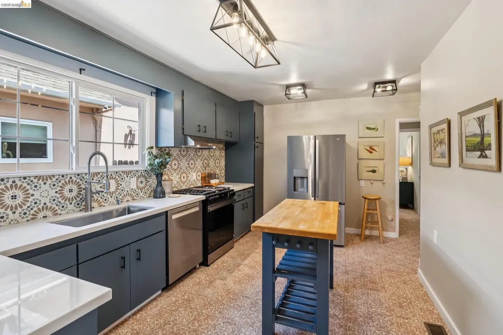 2817 Stanton Street Berkeley CA 94702