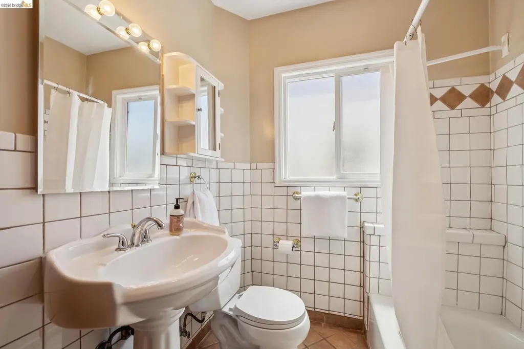 2817 Stanton Street Berkeley CA 94702