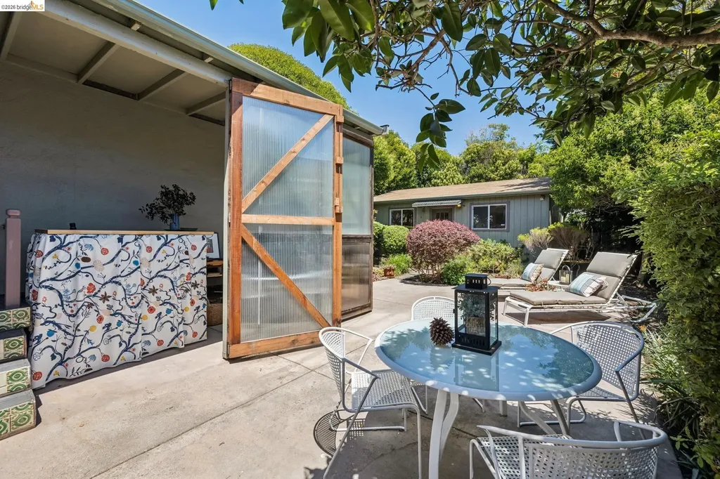 2817 Stanton Street Berkeley CA 94702