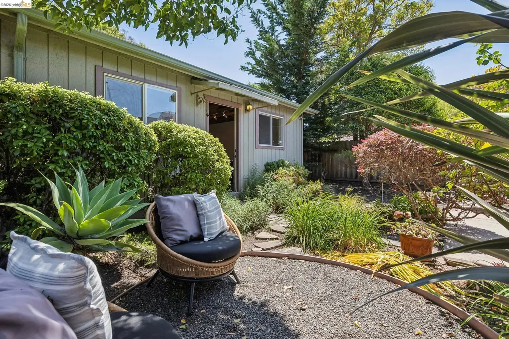 2817 Stanton Street Berkeley CA 94702