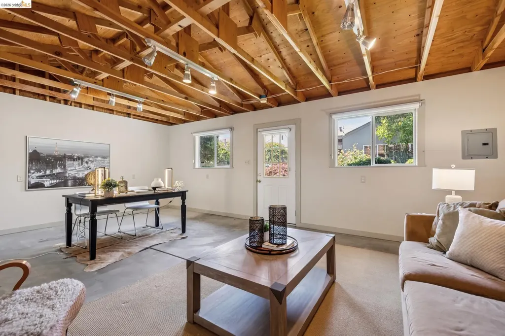 2817 Stanton Street Berkeley CA 94702