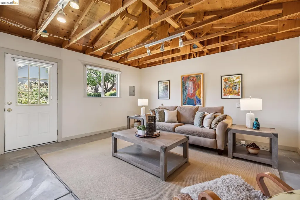 2817 Stanton Street Berkeley CA 94702