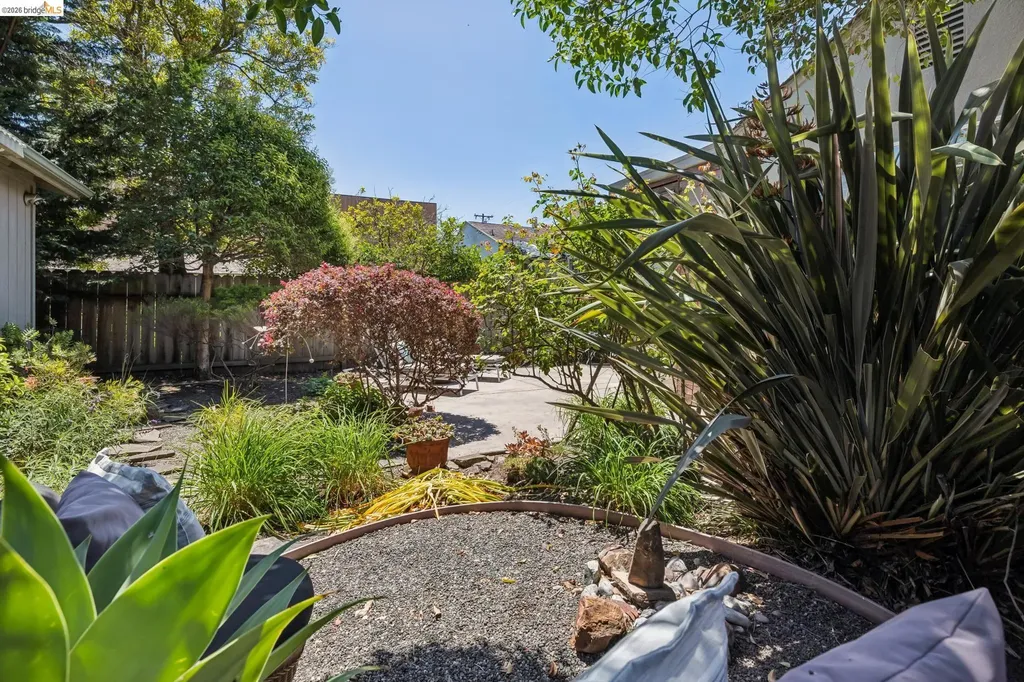 2817 Stanton Street Berkeley CA 94702
