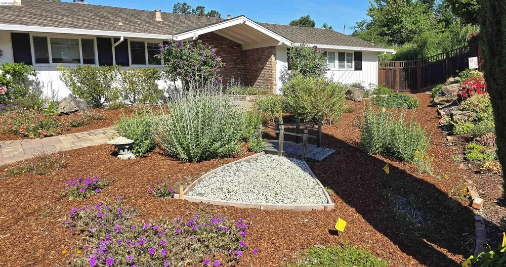 2 Rae Court Orinda CA 94563