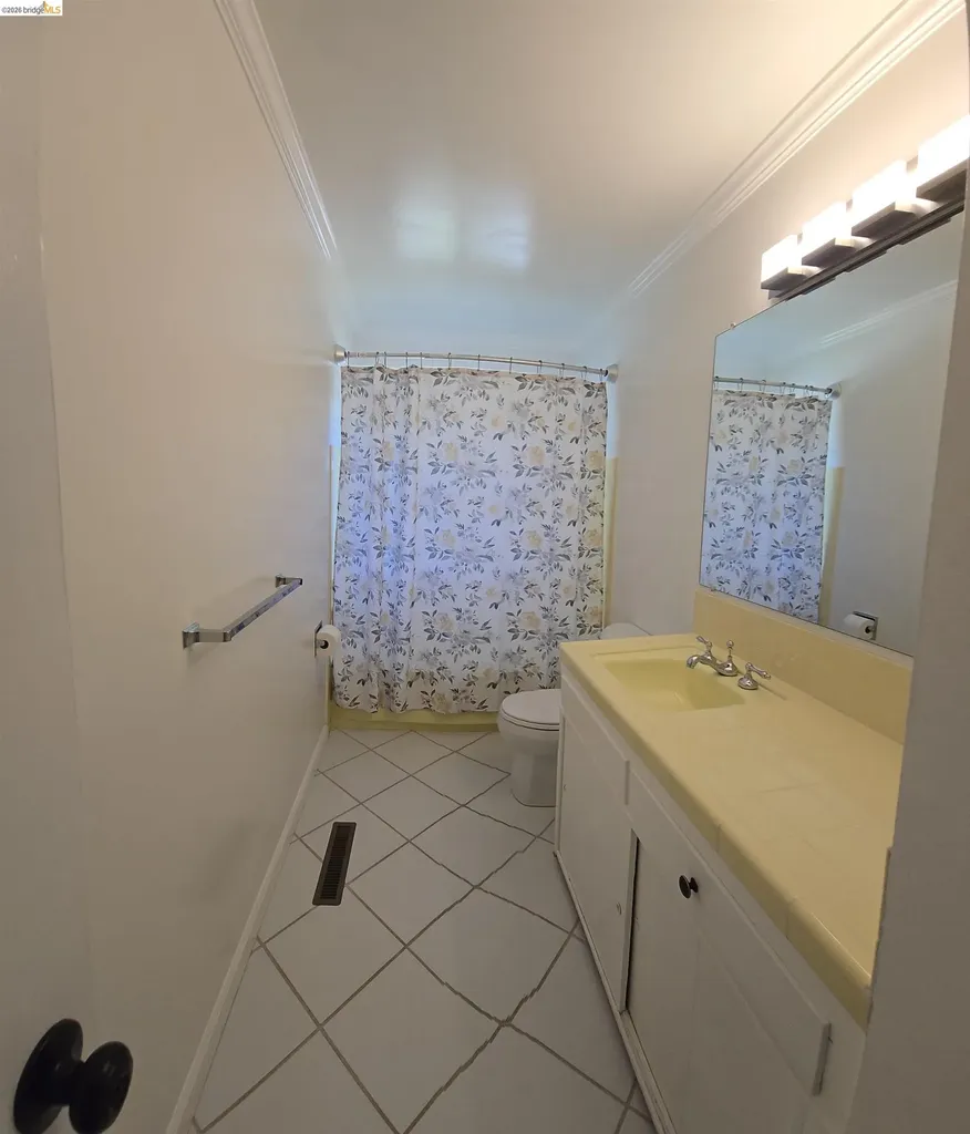 2 Rae Court Orinda CA 94563