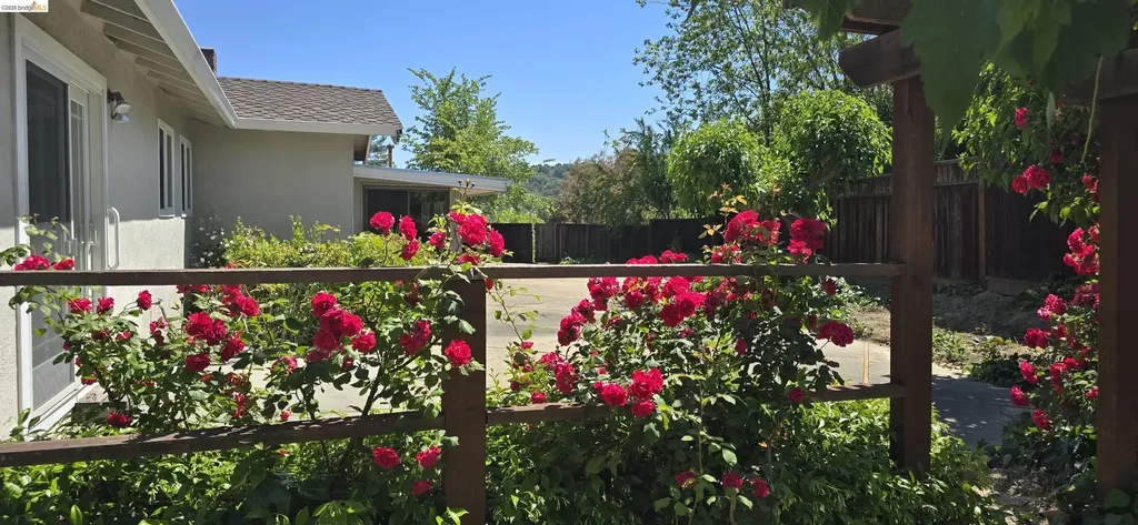 2 Rae Court Orinda CA 94563
