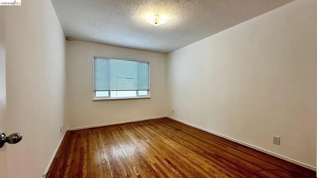1180 Bayview Avenue Oakland CA 94610