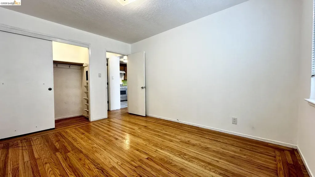 1180 Bayview Avenue Oakland CA 94610