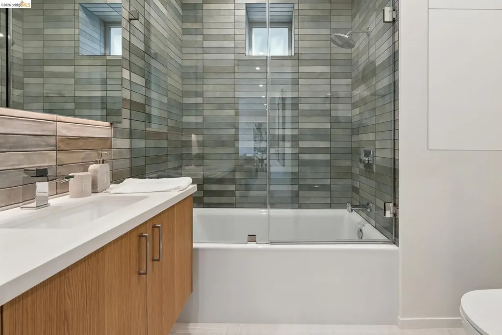 26 Ronada Avenue Piedmont CA 94611