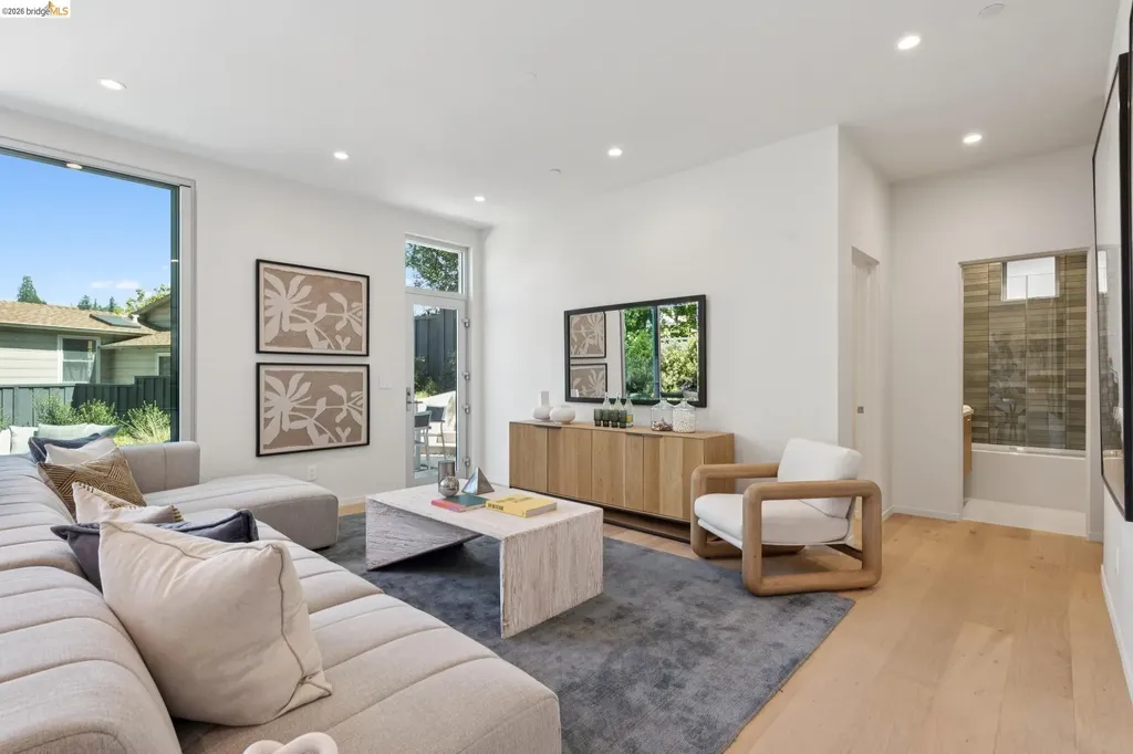 26 Ronada Avenue Piedmont CA 94611