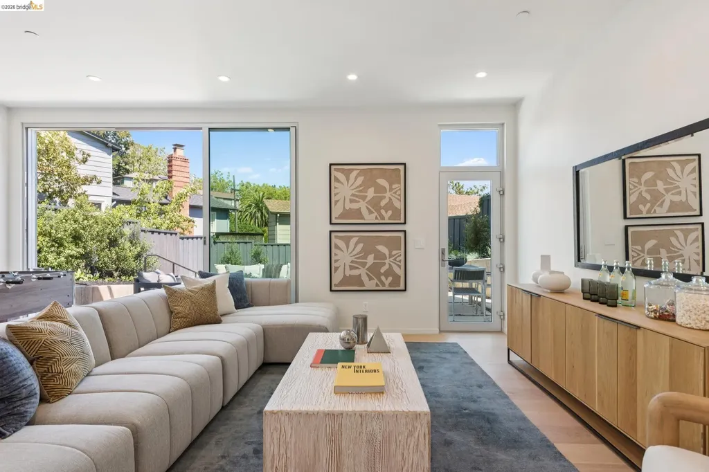 26 Ronada Avenue Piedmont CA 94611