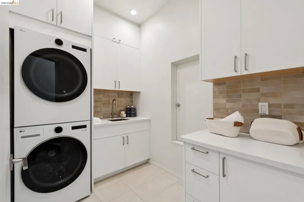 26 Ronada Avenue Piedmont CA 94611