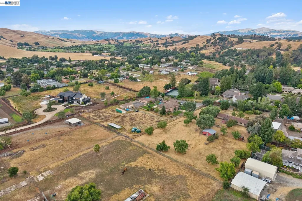744 Mockingbird Lane Pleasanton CA 94566