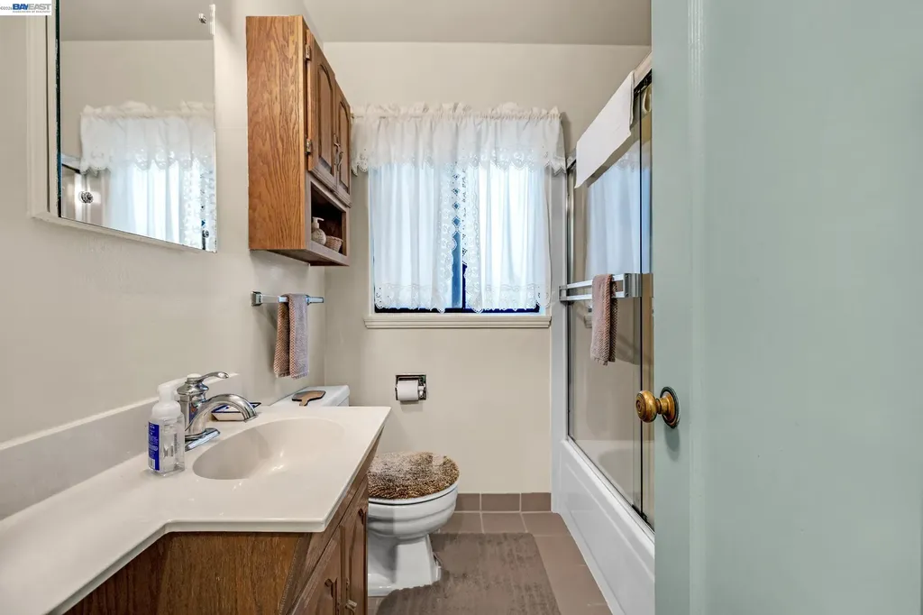 21617 Westfield Avenue Hayward CA 94541