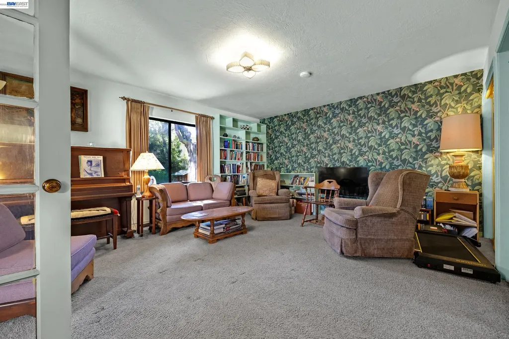 21617 Westfield Avenue Hayward CA 94541