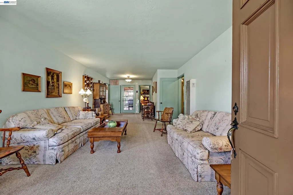 21617 Westfield Avenue Hayward CA 94541