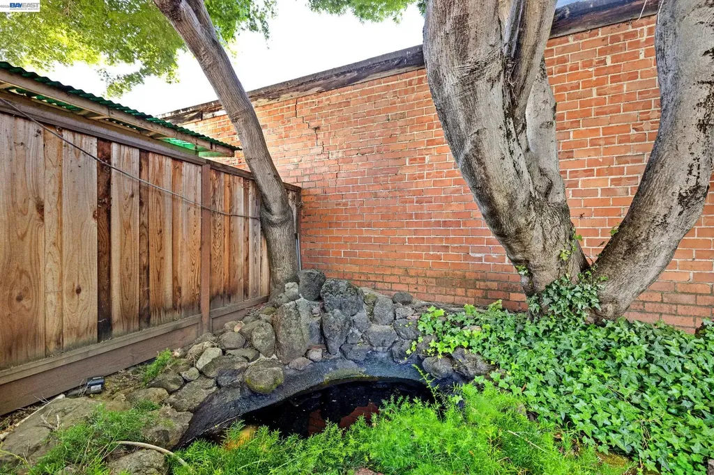 21617 Westfield Avenue Hayward CA 94541