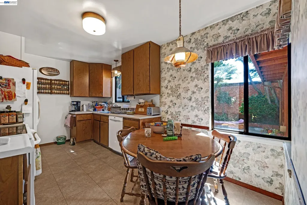 21617 Westfield Avenue Hayward CA 94541