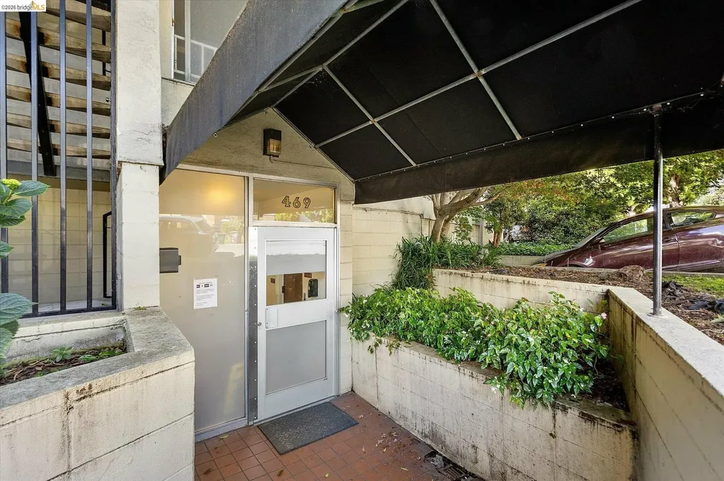469 Van Buren Avenue Oakland CA 94610