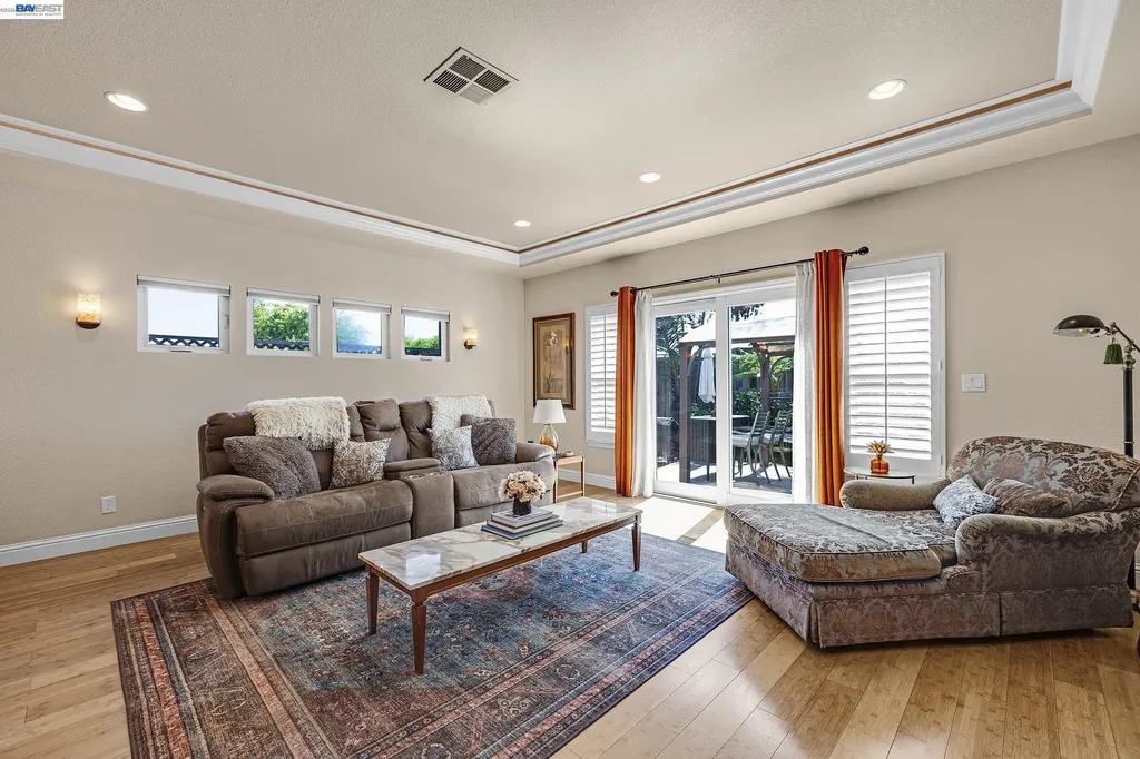 34515 Bentley Court Fremont CA 94555