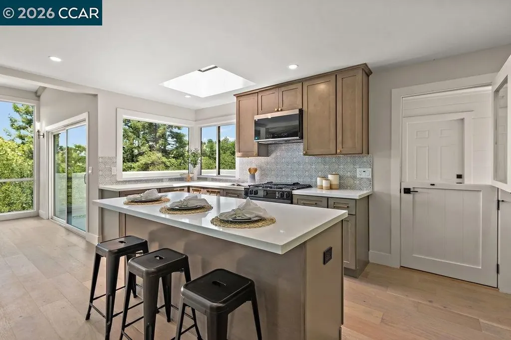 16 Sunnyside Court Orinda CA 94563