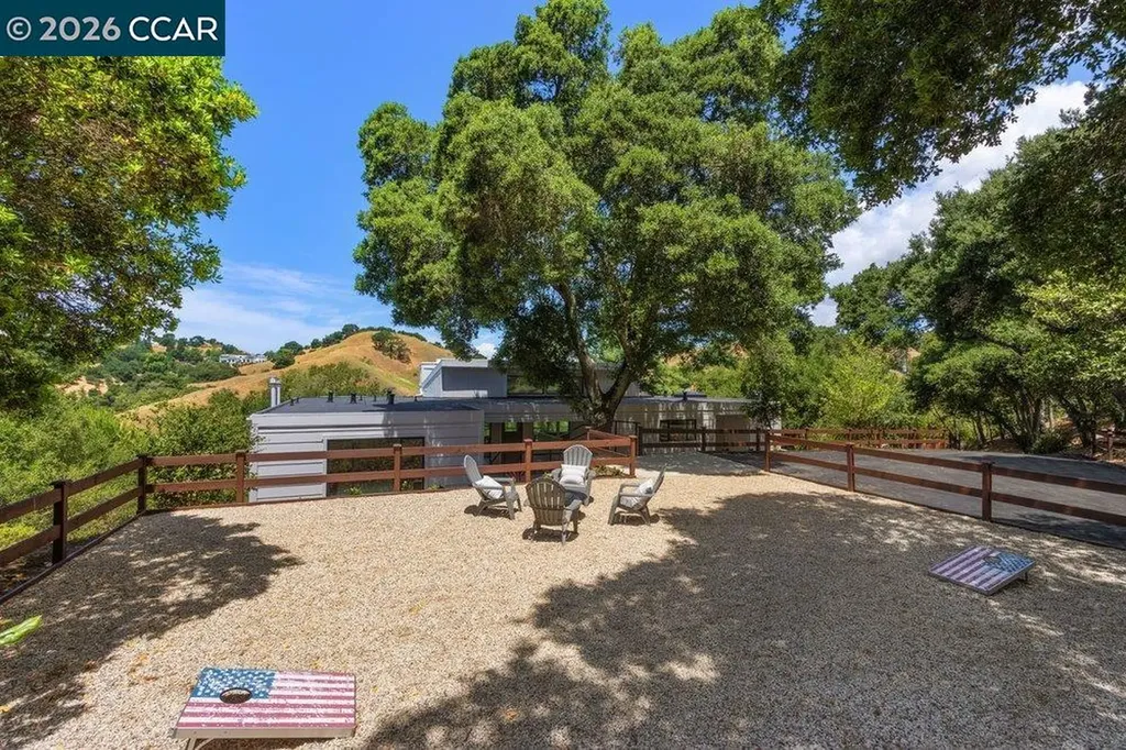 16 Sunnyside Court Orinda CA 94563