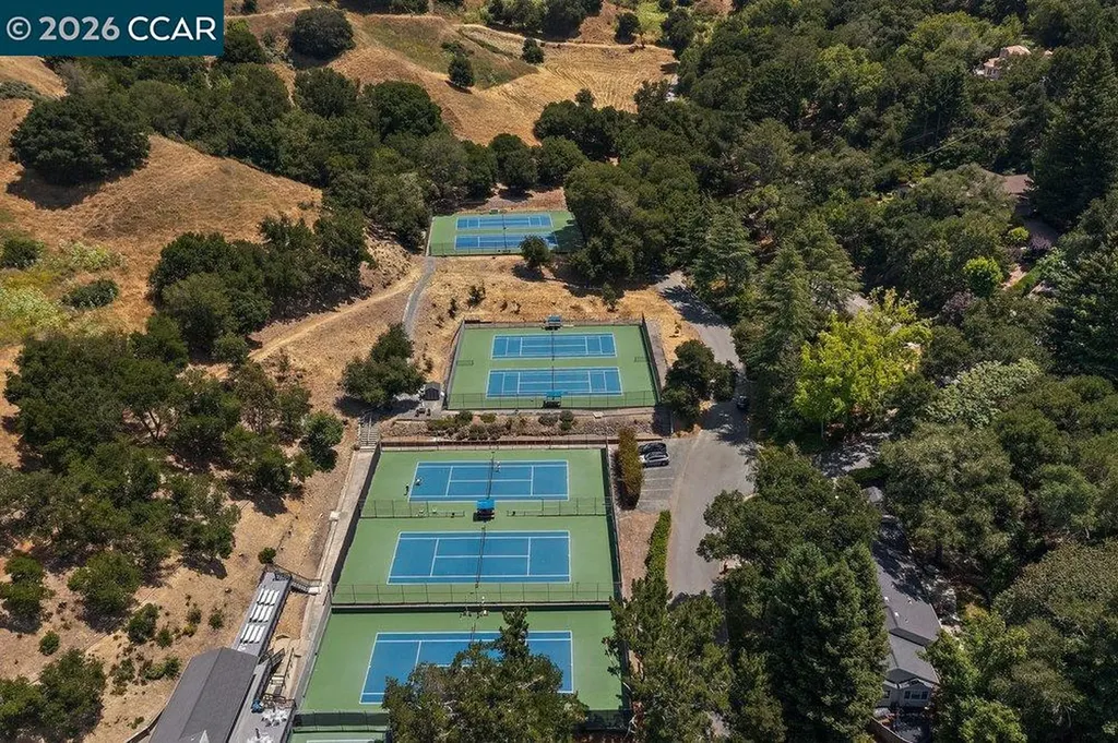 16 Sunnyside Court Orinda CA 94563