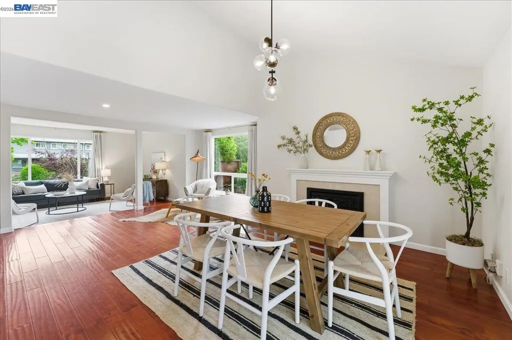 7981 Surrey Lane Oakland CA 94605