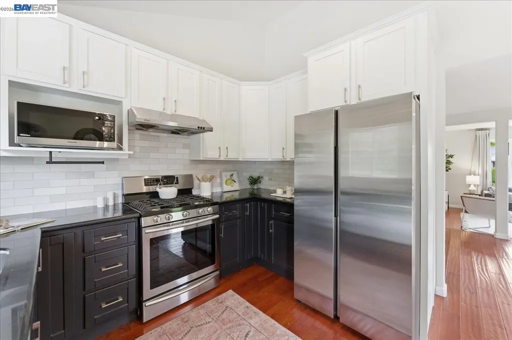 7981 Surrey Lane Oakland CA 94605