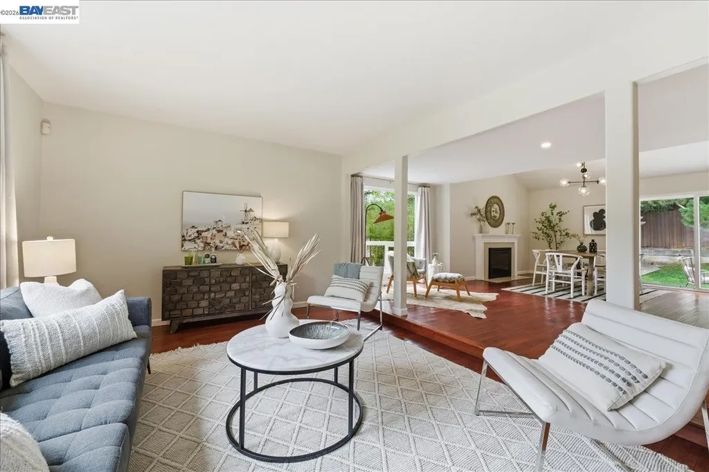 7981 Surrey Lane Oakland CA 94605