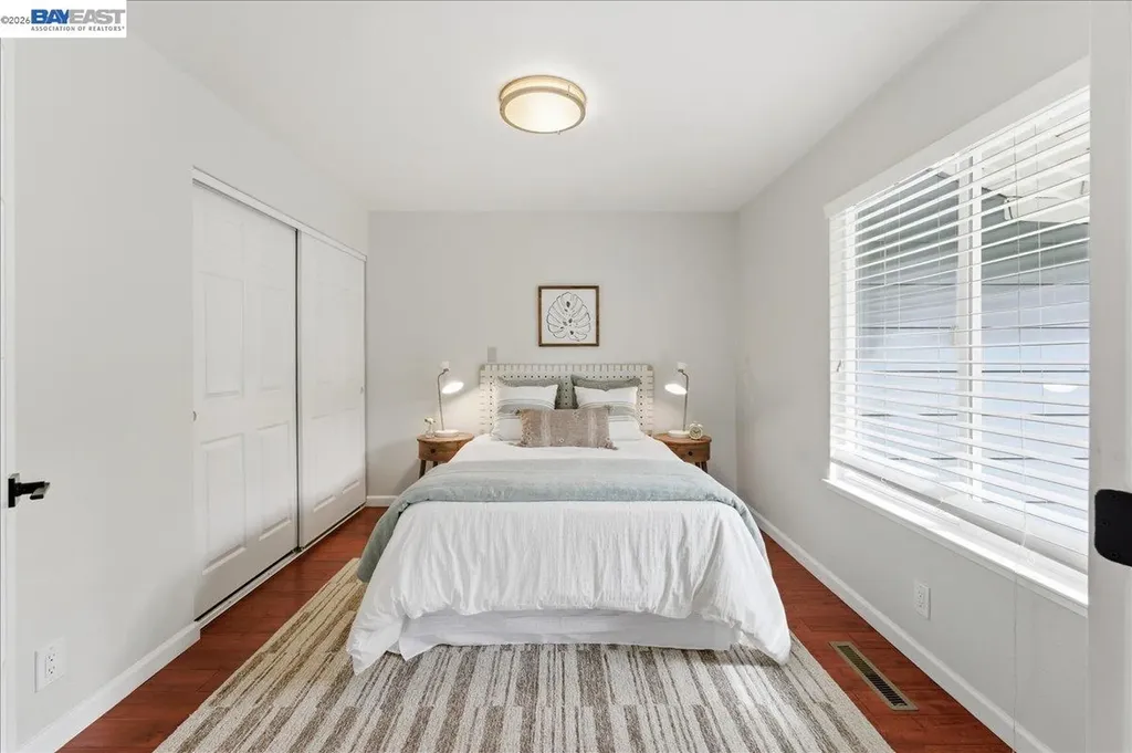 7981 Surrey Lane Oakland CA 94605