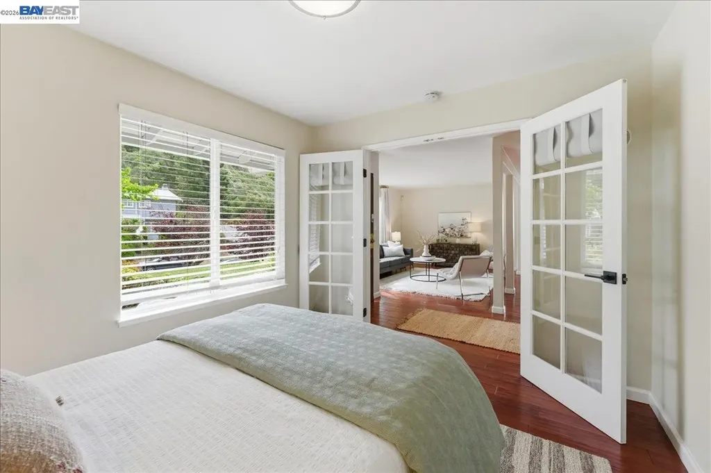 7981 Surrey Lane Oakland CA 94605