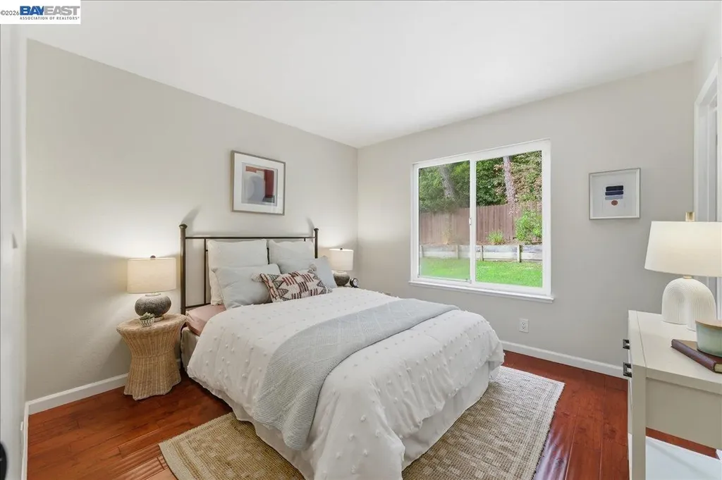 7981 Surrey Lane Oakland CA 94605