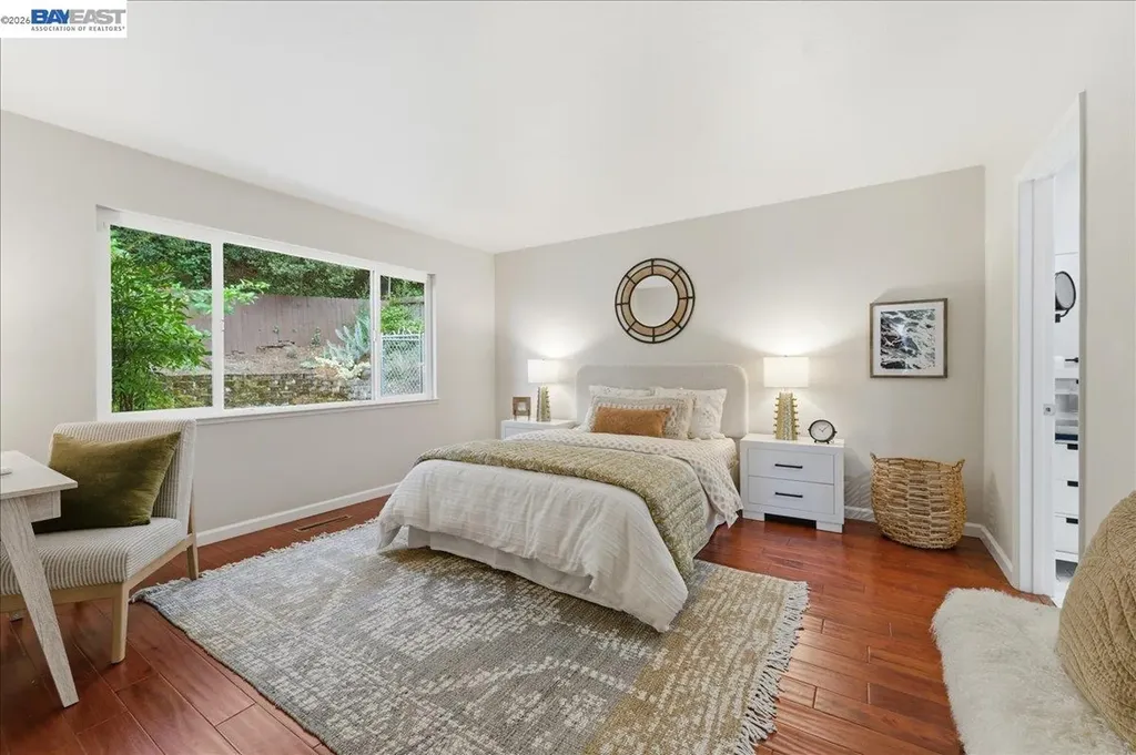 7981 Surrey Lane Oakland CA 94605