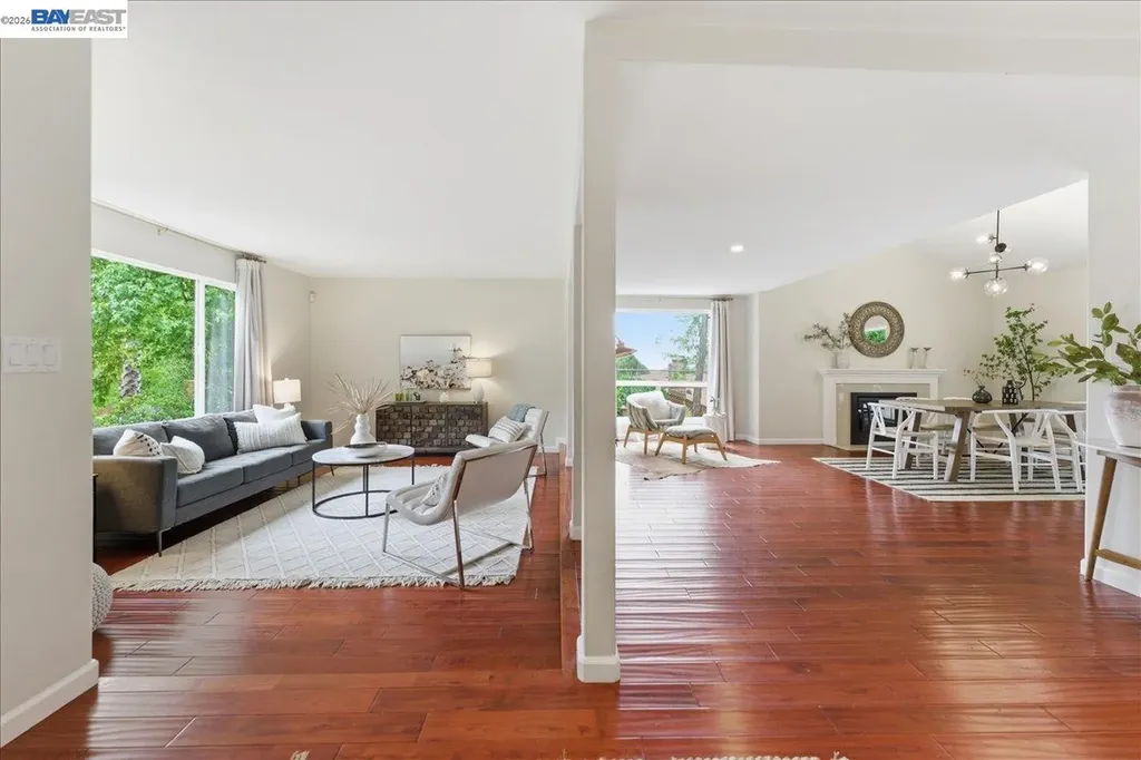 7981 Surrey Lane Oakland CA 94605