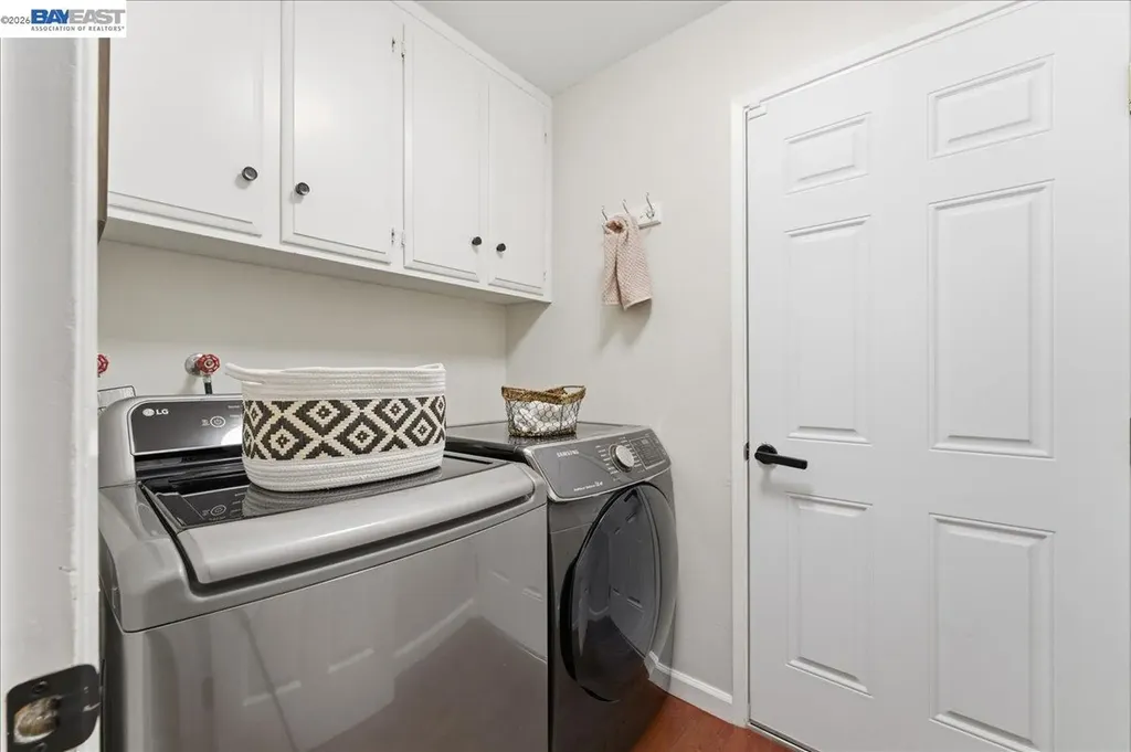 7981 Surrey Lane Oakland CA 94605