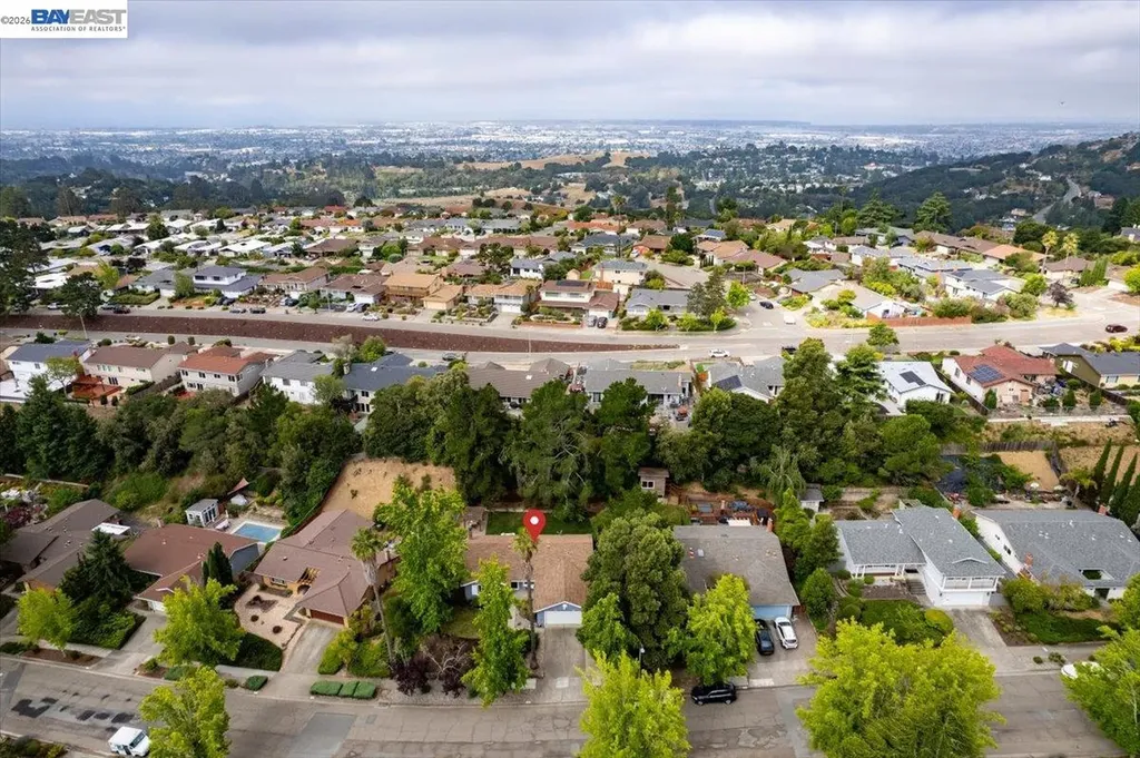 7981 Surrey Lane Oakland CA 94605