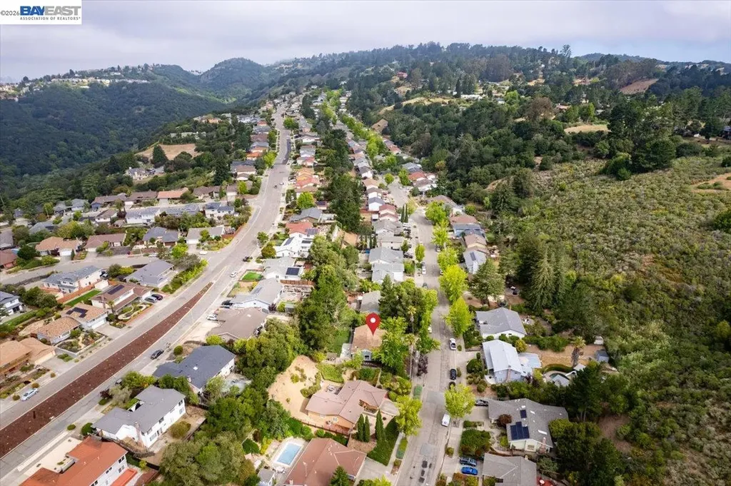 7981 Surrey Lane Oakland CA 94605