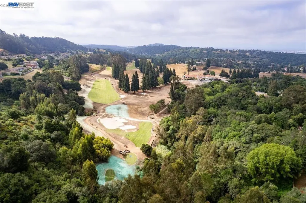7981 Surrey Lane Oakland CA 94605
