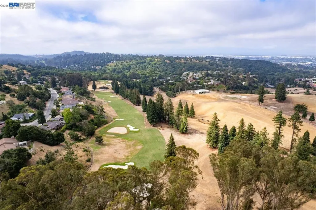 7981 Surrey Lane Oakland CA 94605