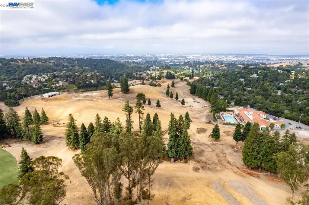 7981 Surrey Lane Oakland CA 94605