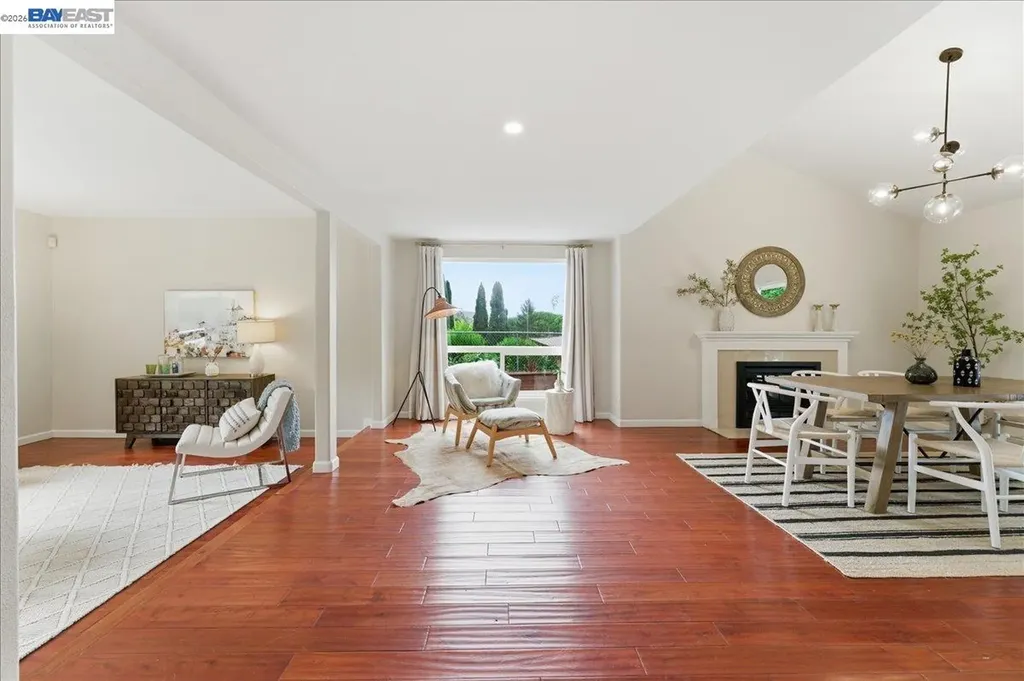 7981 Surrey Lane Oakland CA 94605