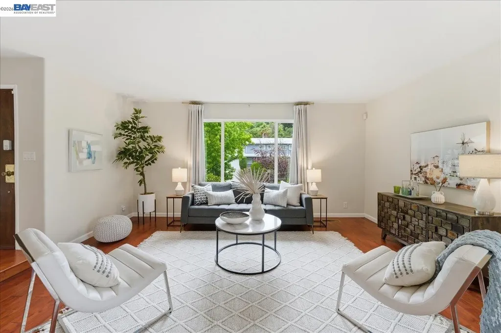 7981 Surrey Lane Oakland CA 94605